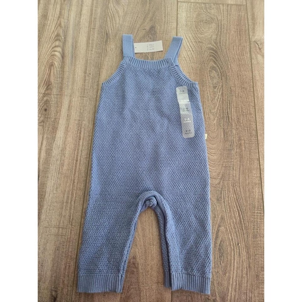 Baby gap knit romper‎ 3-6 mos